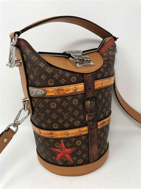 louis vuitton trunk bag price